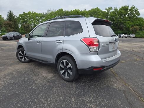 Used 2018 Subaru Forester 2.5i Limited AWD/4WD image 10