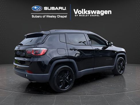 Used 2018 Jeep Compass Latitude w/ Popular Equipment Group FWD image 8