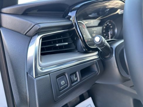 New 2026 Cadillac XT5 Luxury image 25