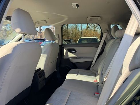 Used 2024 Nissan Rogue SV image 28