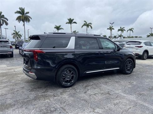 New 2026 Kia Carnival SX image 3