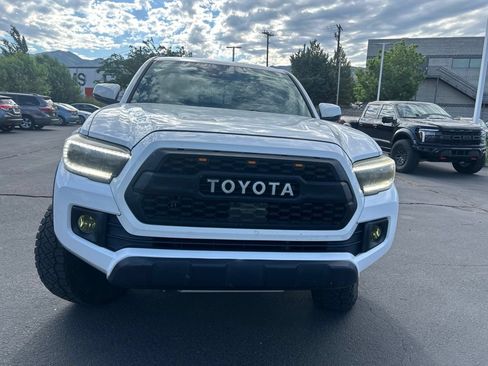 Used 2019 Toyota Tacoma TRD Off-Road AWD/4WD image 3