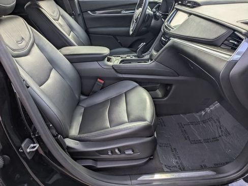 Used 2020 Cadillac XT5 Premium Luxury FWD image 39