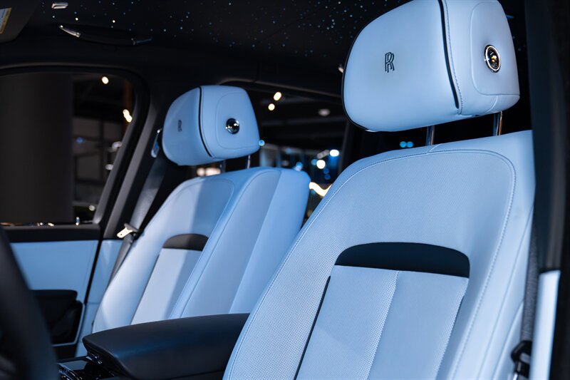 Used 2025 Rolls-Royce Cullinan AWD/4WD image 11