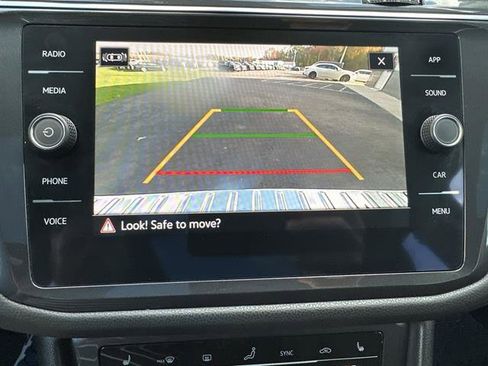 Certified 2022 Volkswagen Tiguan SE image 27