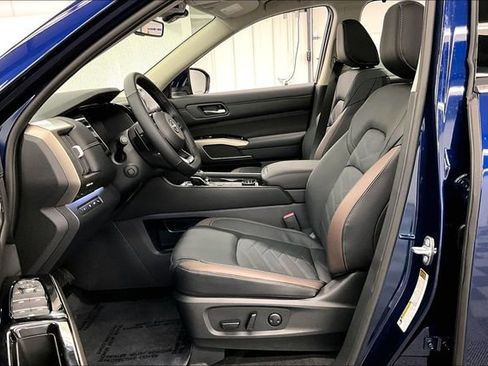 New 2025 Nissan Pathfinder Platinum w/ Lighting Package (N93) image 10