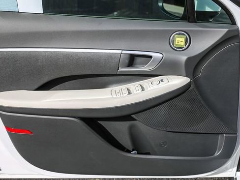 Certified 2025 Hyundai Sonata SE image 21