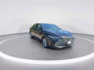 Certified 2022 Toyota Avalon XLE w/ Moonroof Package FWD video 2