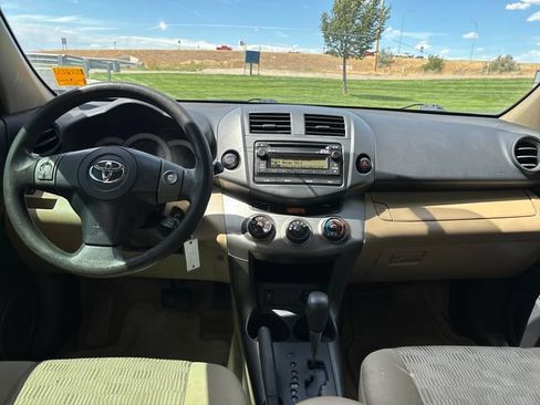 Used 2012 Toyota RAV4 FWD image 12