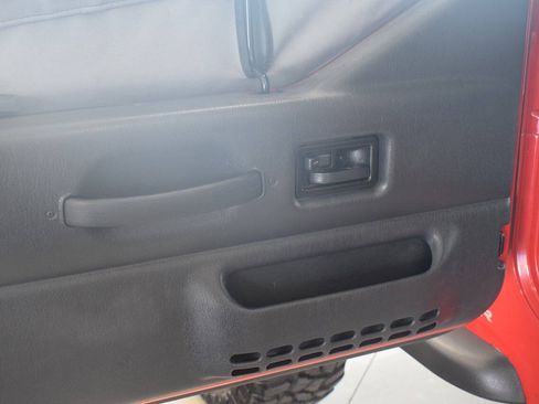 Used 2004 Jeep Wrangler SE AWD/4WD image 21