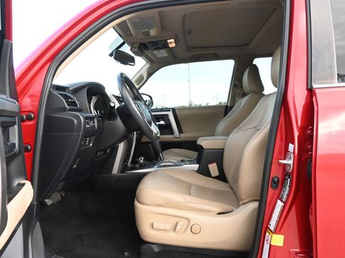Used 2019 Toyota 4Runner Limited AWD/4WD image 19