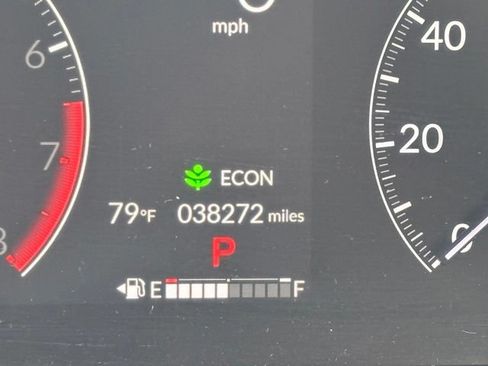 Used 2023 Honda Pilot Touring image 15