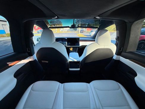 Used 2023 Tesla Model X image 25