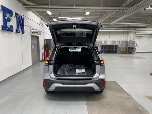 New 2026 Volkswagen Tiguan SE image 11