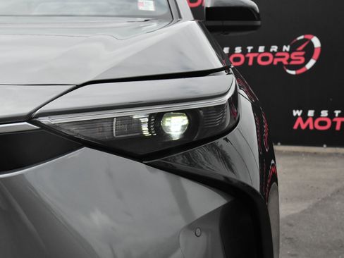 Used 2023 Toyota bZ4X FWD image 11