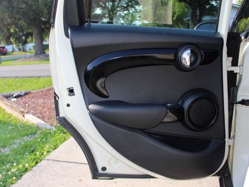 Used 2019 MINI Cooper S w/ Storage Package FWD image 30