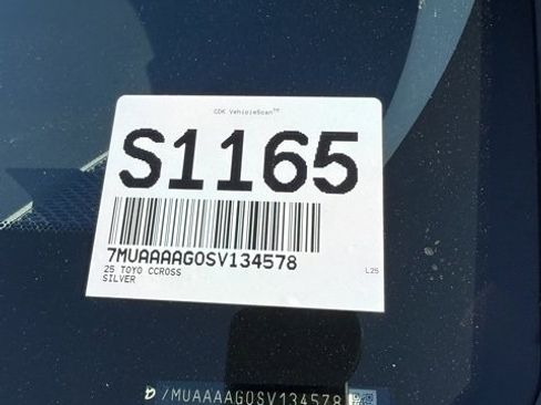 Used 2025 Toyota Corolla Cross L image 33