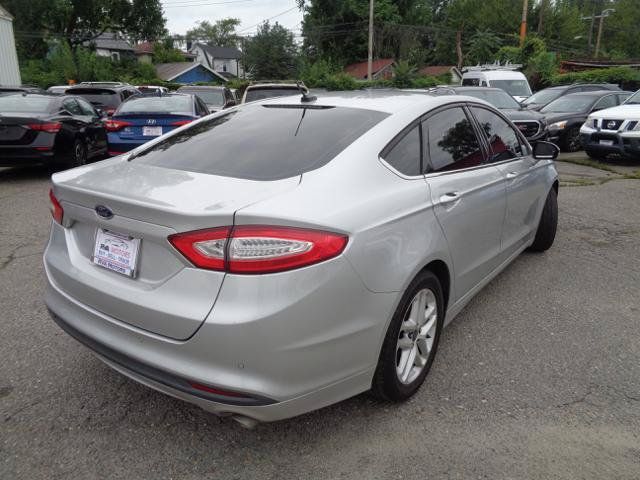 Used 2016 Ford Fusion SE FWD image 11