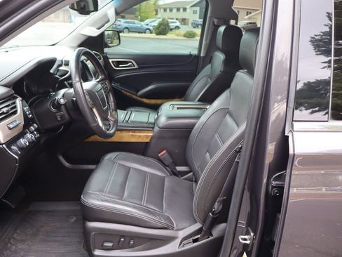 Used 2017 GMC Yukon Denali w/ Open Road Package AWD/4WD image 19