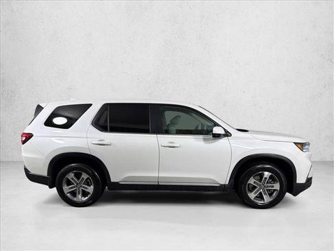 Used 2024 Honda Pilot EX-L image 2