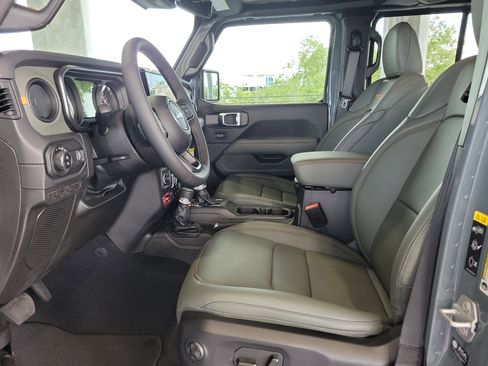 New 2025 Jeep Gladiator Mojave AWD/4WD image 17