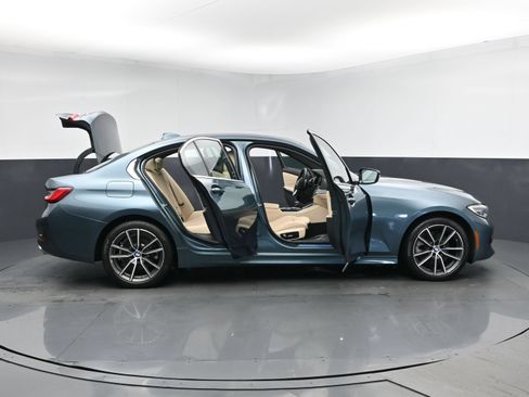 Used 2021 BMW 330i xDrive Sedan w/ Driving Assistance Package AWD/4WD image 32