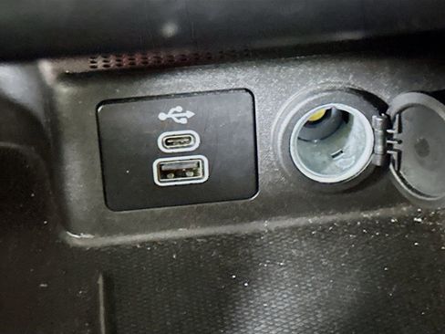 Used 2024 Ford Escape ST-Line image 31