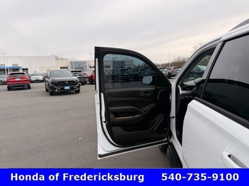 Used 2018 Chevrolet Suburban LT w/ Luxury Package image 15