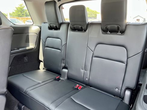 New 2025 Nissan Pathfinder Platinum w/ Black Appearance Package image 44