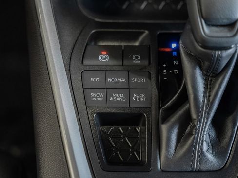 Certified 2025 Toyota RAV4 LE AWD/4WD image 22