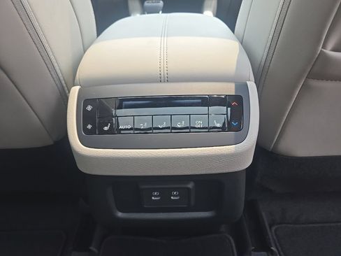 New 2026 Nissan Pathfinder SL w/ SL Premium Package AWD/4WD image 32