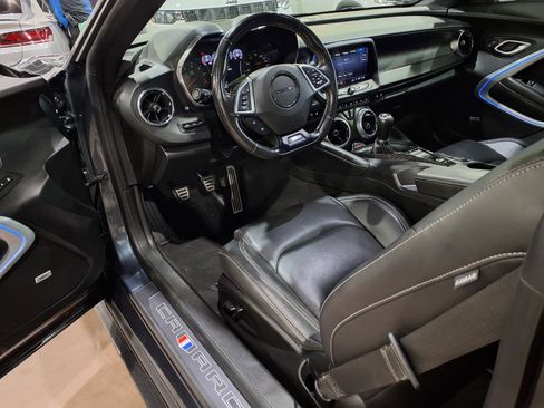 Used 2022 Chevrolet Camaro SS RWD image 7
