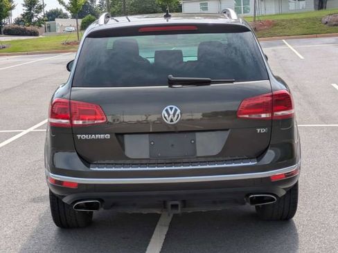 Used 2015 Volkswagen Touareg TDI AWD/4WD image 5