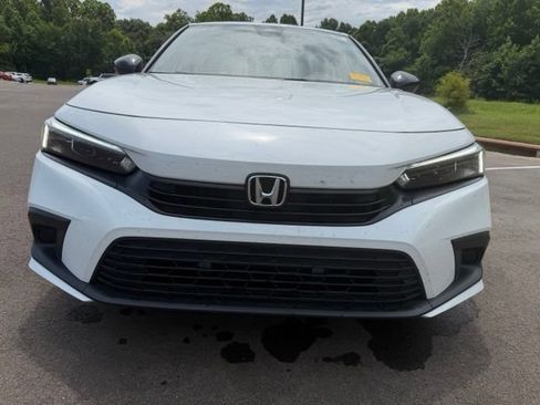 Used 2023 Honda Civic Sport image 2