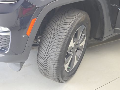 Used 2022 Jeep Grand Cherokee Limited 4xe AWD/4WD image 34