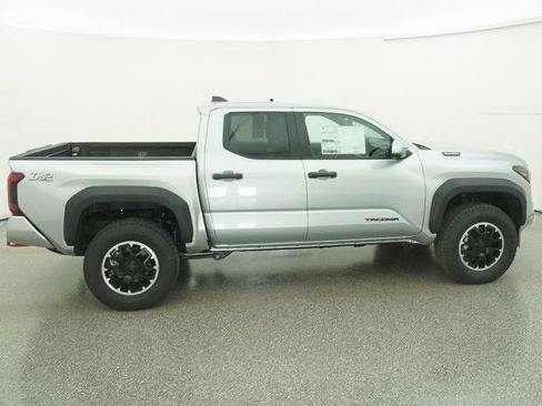 New 2025 Toyota Tacoma TRD Off-Road image 11