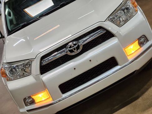 Used 2013 Toyota 4Runner SR5 RWD image 19