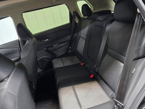 Used 2024 Nissan Rogue SV image 18