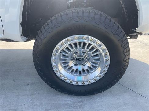 Used 2022 Toyota Tacoma Limited image 33