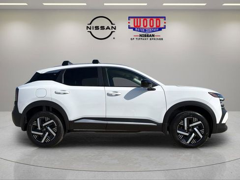 New 2026 Nissan Kicks SV w/ Charging Package FWD image 2