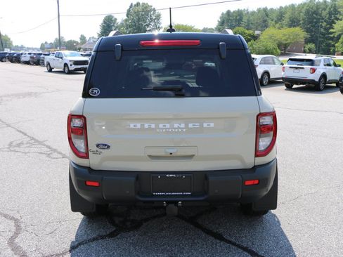 Used 2025 Ford Bronco Sport Badlands w/ Badlands Tech Package AWD/4WD image 4