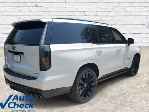 Certified 2026 Cadillac Escalade V w/ LPO, ONYX Package AWD/4WD image 4