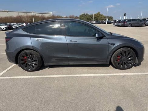 Used 2022 Tesla Model Y Performance image 6