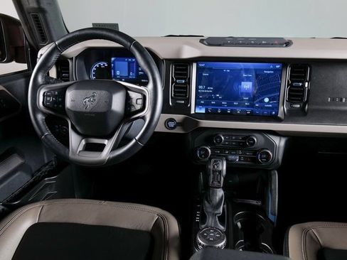 Used 2023 Ford Bronco Wildtrak AWD/4WD image 15