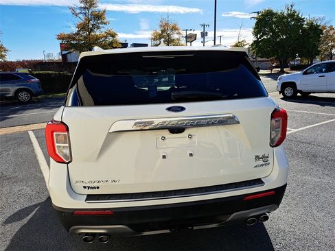 Used 2022 Ford Explorer Platinum w/ Equipment Group 601A image 5