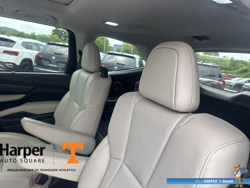 Used 2024 Subaru Ascent Limited w/ Technology Package AWD/4WD image 9