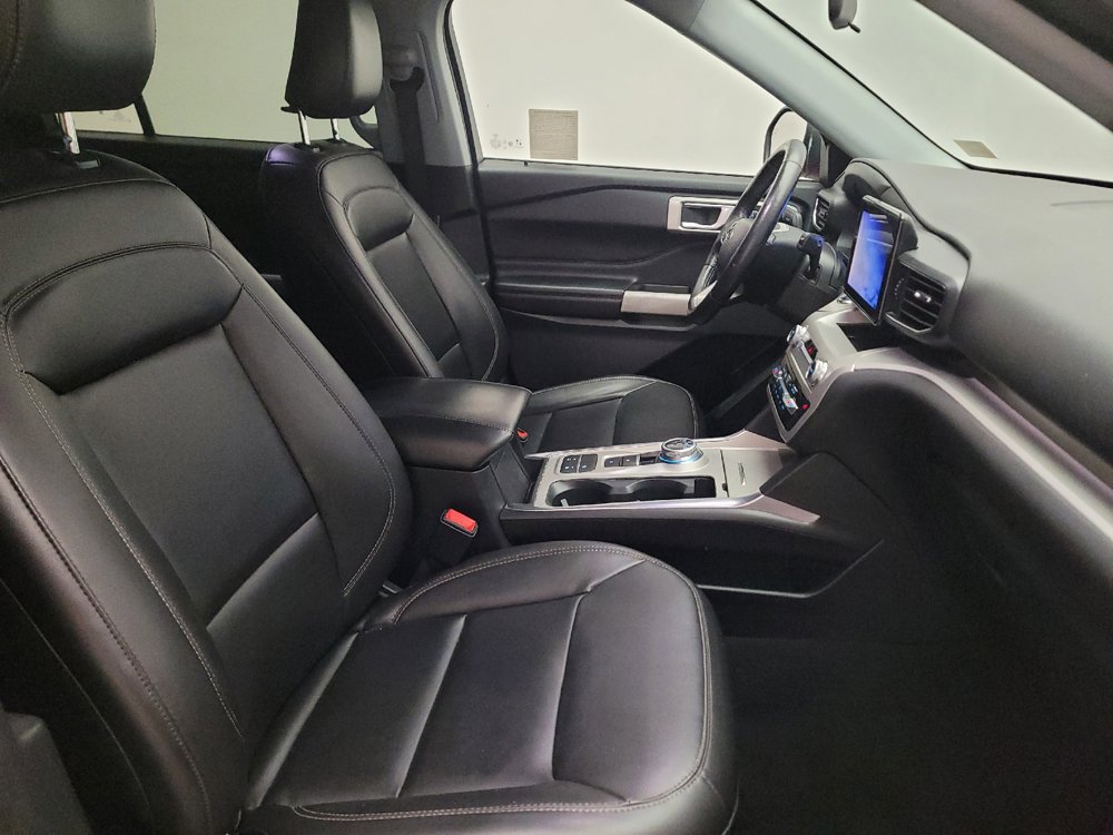 Used 2022 Ford Explorer XLT w/ Equipment Group 202A RWD image 21