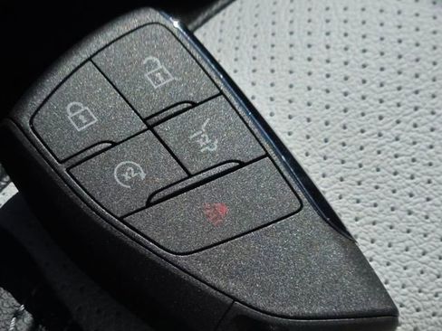 New 2026 Chevrolet Equinox EV LT image 29