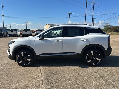 New 2026 Nissan Kicks SR image 5