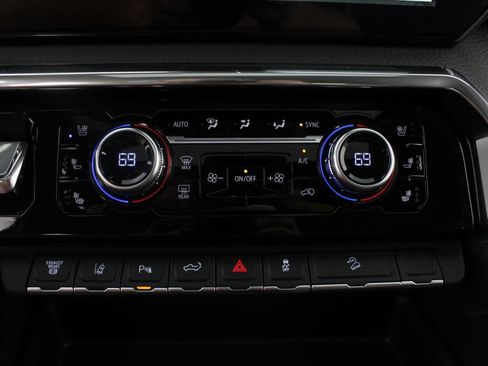 New 2026 GMC Sierra 2500 Denali w/ Denali Reserve Package AWD/4WD image 8